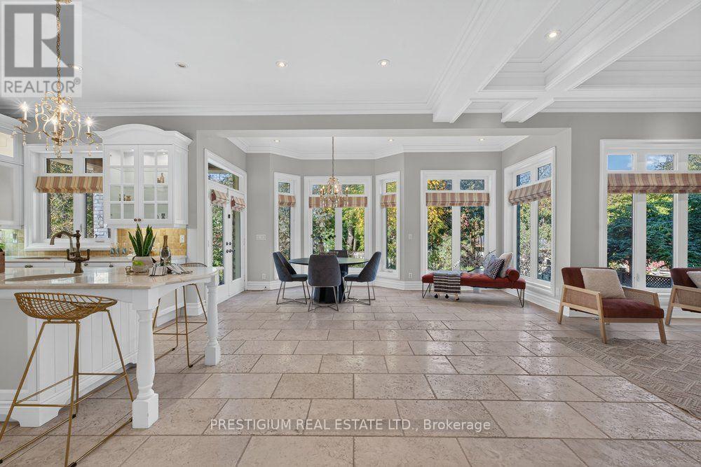 110 MUNRO BOULEVARD - 17