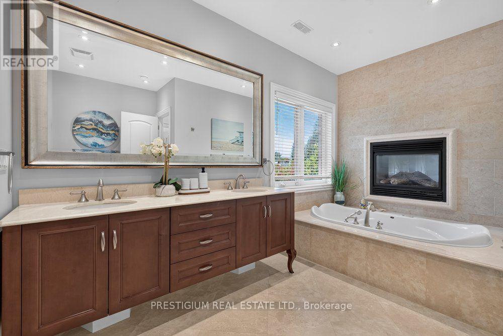 110 MUNRO BOULEVARD - 28