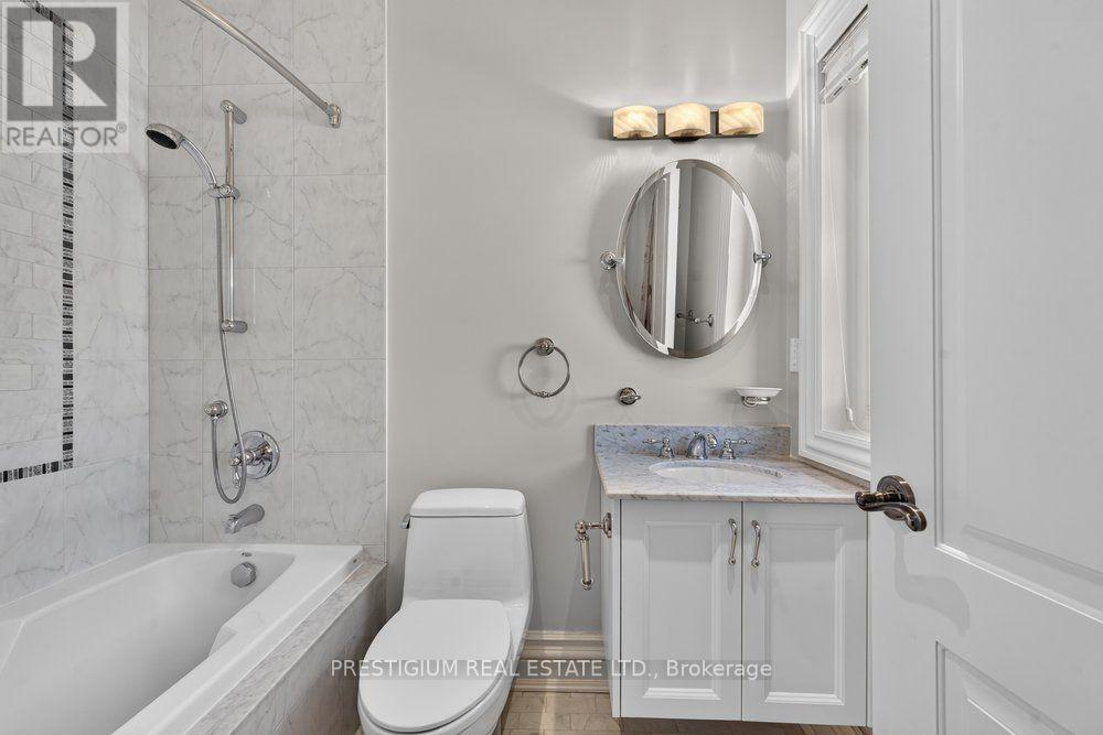 110 MUNRO BOULEVARD - 35