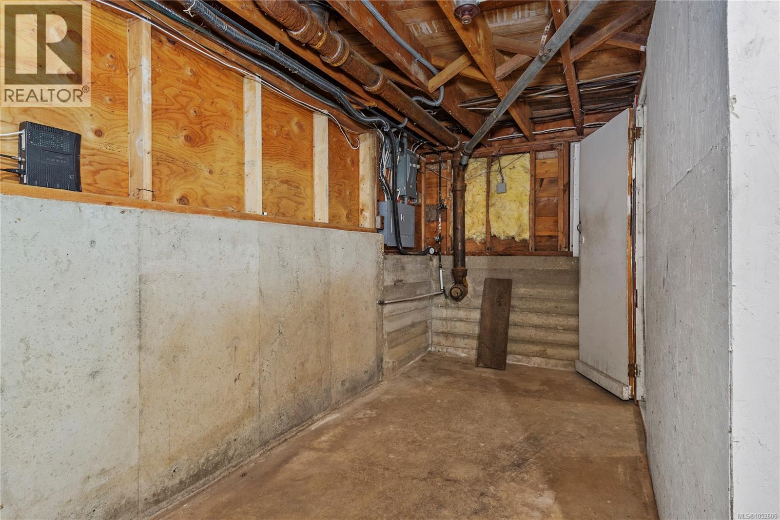 2691 Campbell River Rd - 33