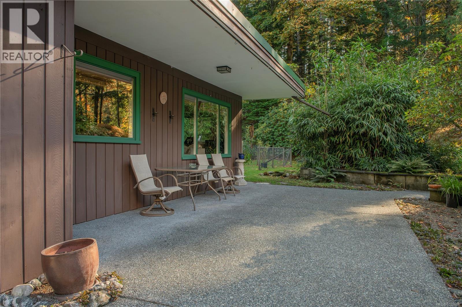 2691 Campbell River Rd - 36