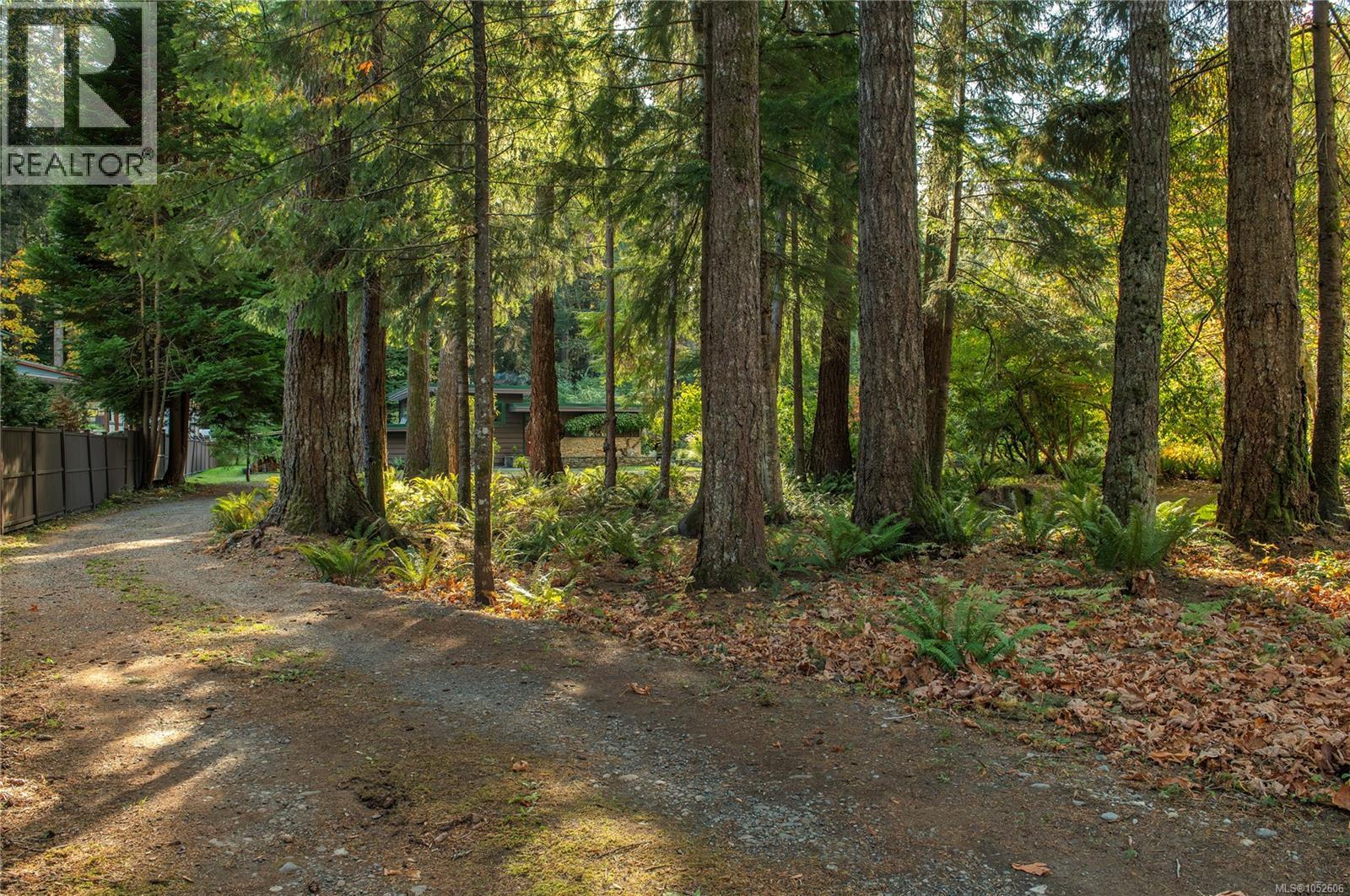 2691 Campbell River Rd - 60