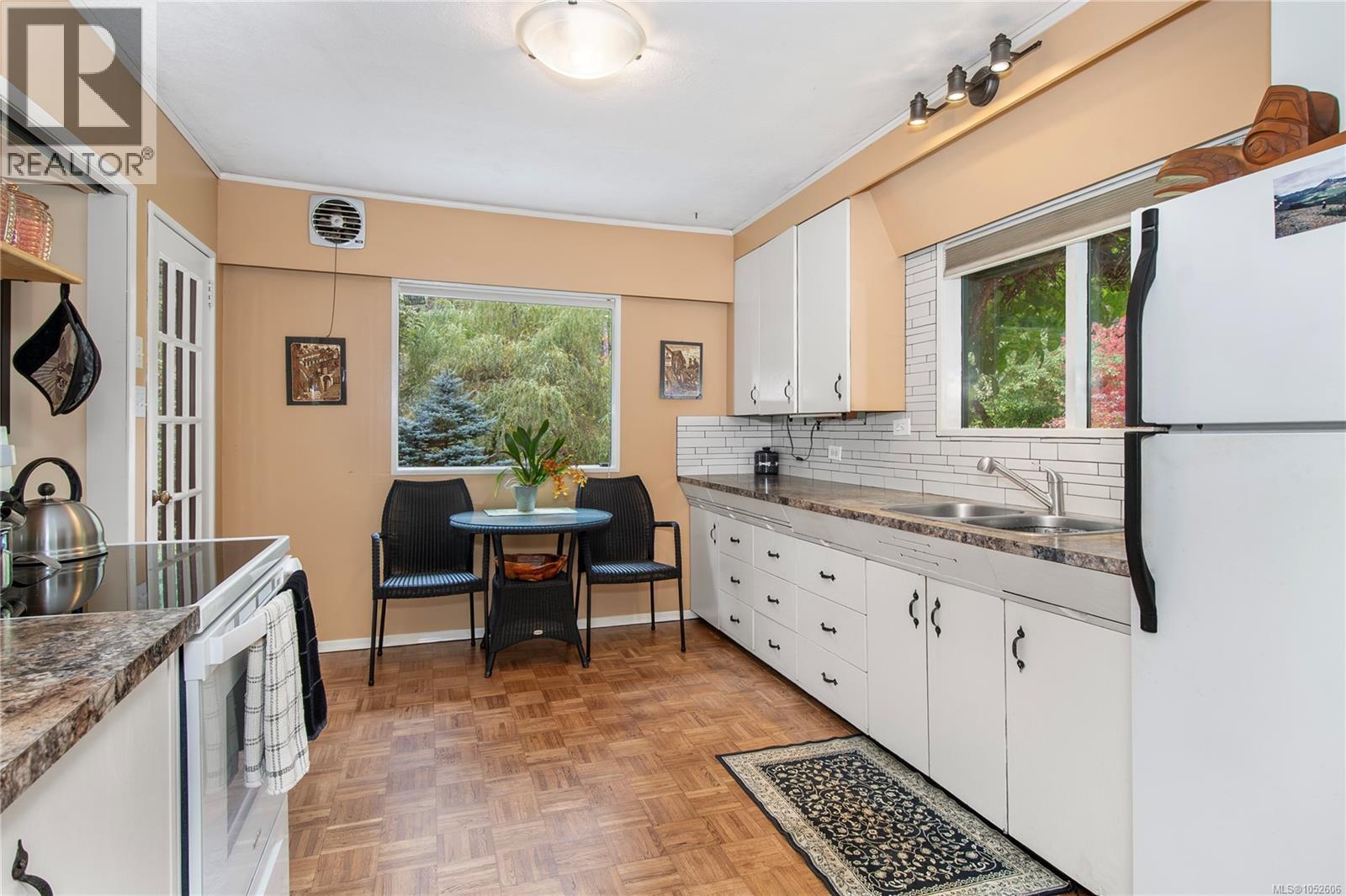 2691 Campbell River Rd - 7