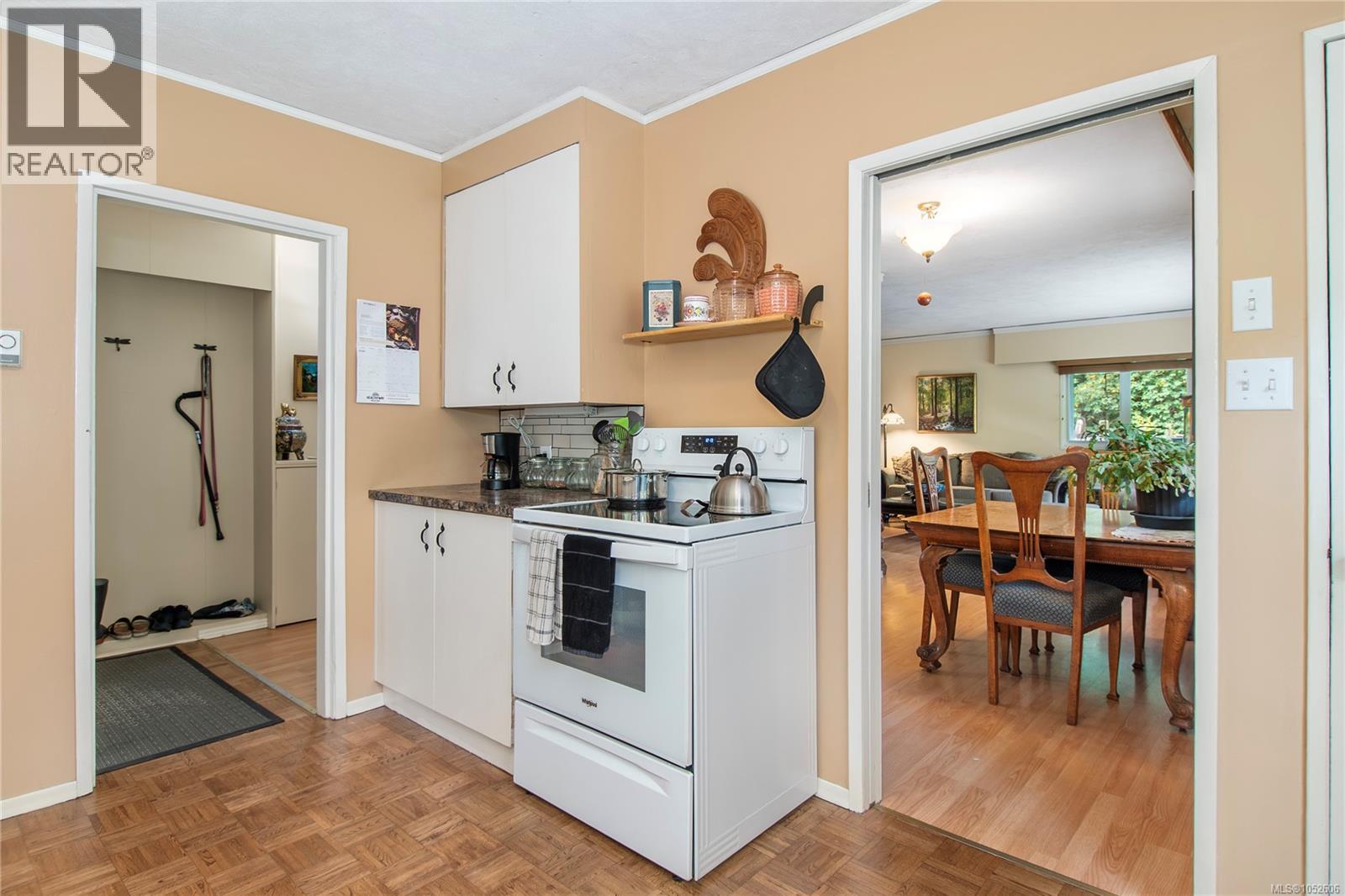 2691 Campbell River Rd - 8