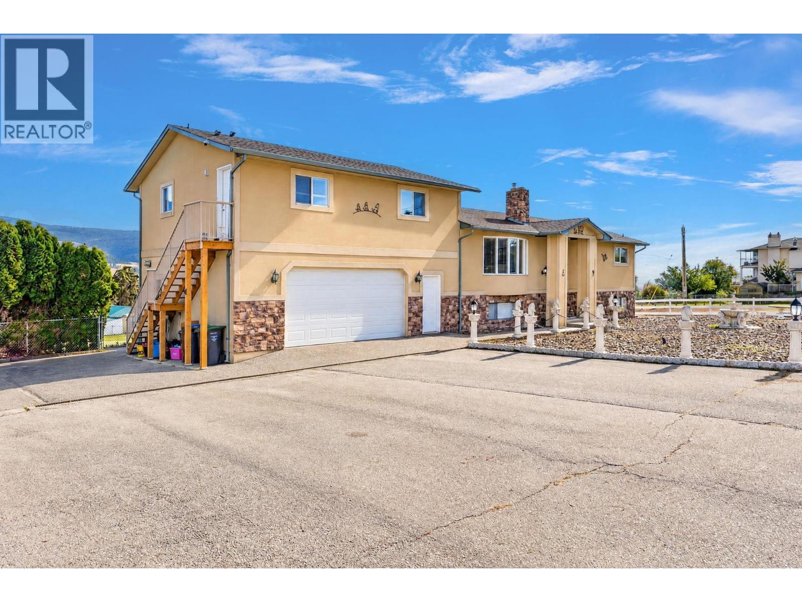9771 Read Road, Lake Country