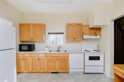 399 Central Avenue, Ste Anne, MB R5H1G1 Photo 7