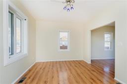 399 Central Avenue, Ste Anne, MB R5H1G1 Photo 10