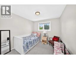 Family room - 9120 48 Avenue Nw, Calgary, AB T3B2B2 Photo 14