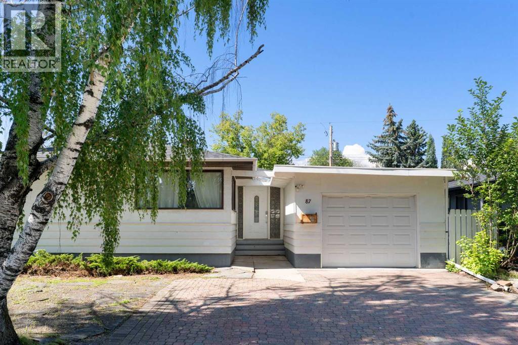 87 Hillgrove Drive SW