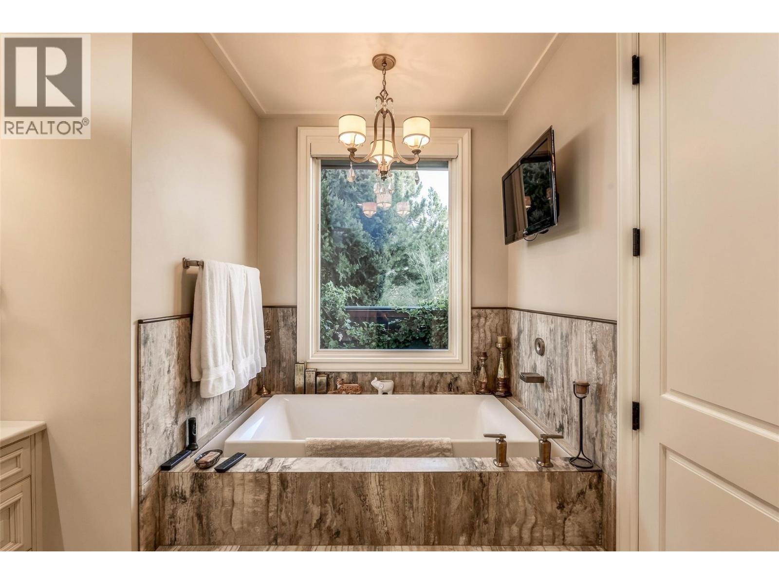 706 Highpointe Court - 32