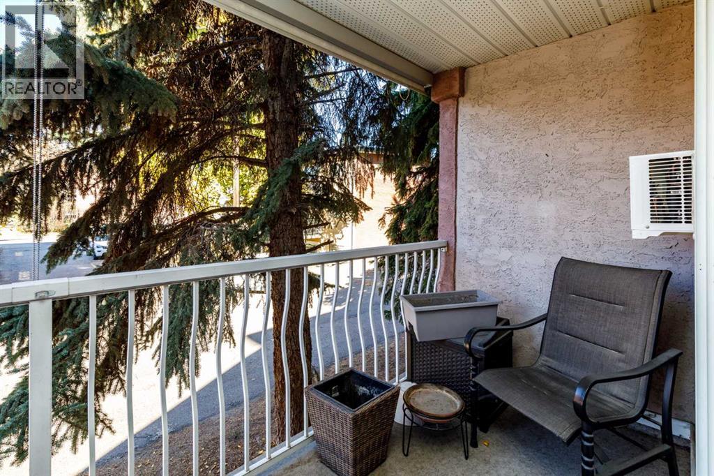 Listing photo – 201, 5330 57 Avenue, Red Deer