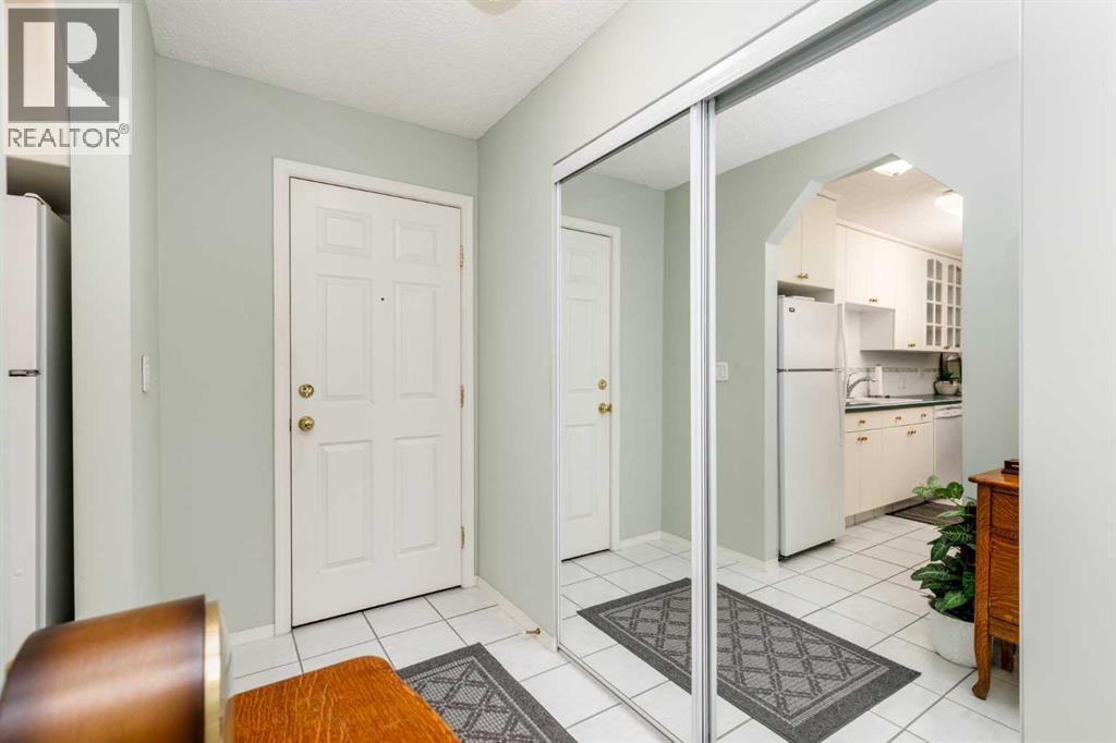 Listing photo – 201, 5330 57 Avenue, Red Deer