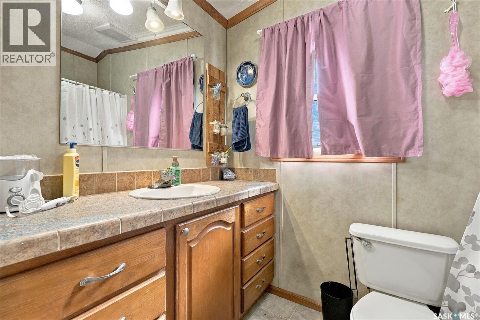305 5th AVENUE, Caronport — photo 15