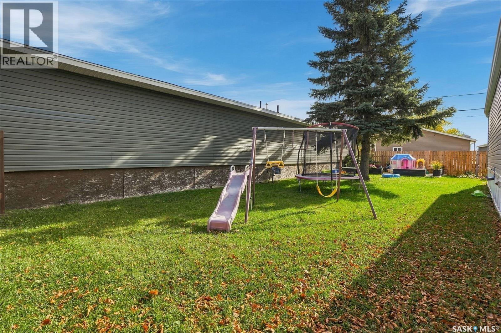 305 5th AVENUE, Caronport — photo 34