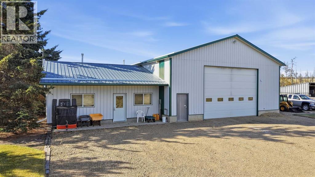 Listing photo – 255054 Township Road 432, Rural Ponoka County