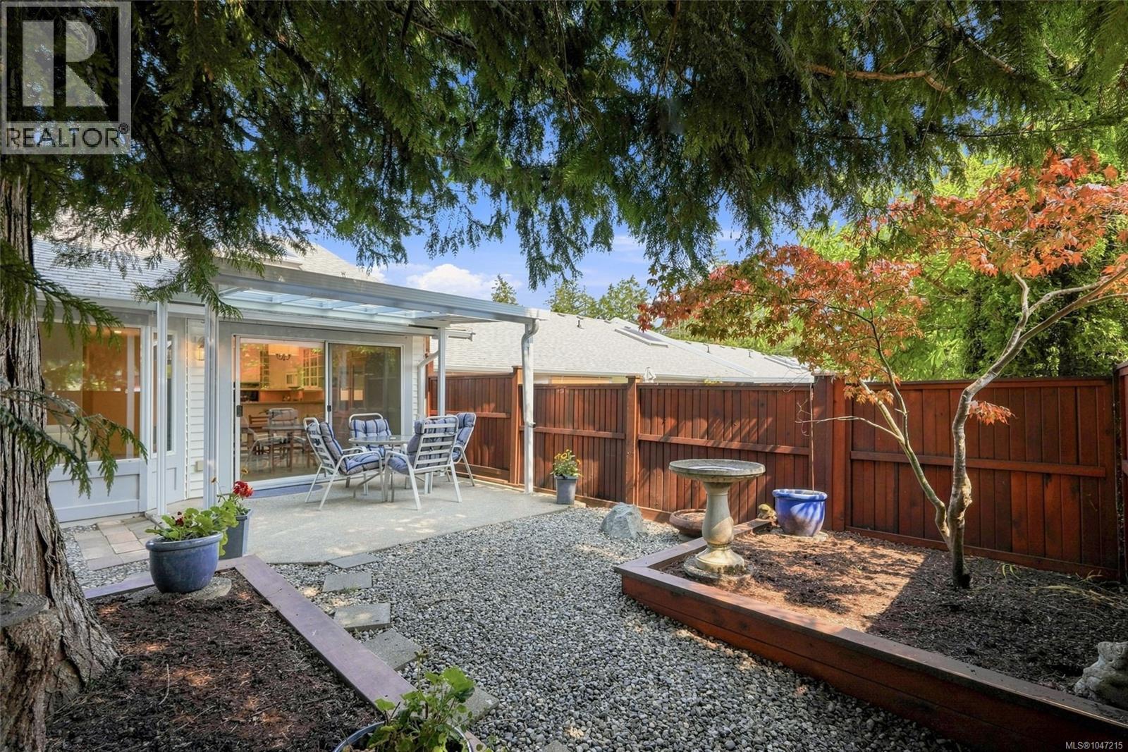 7 144 Fourth Ave E, Qualicum Beach - Image 1