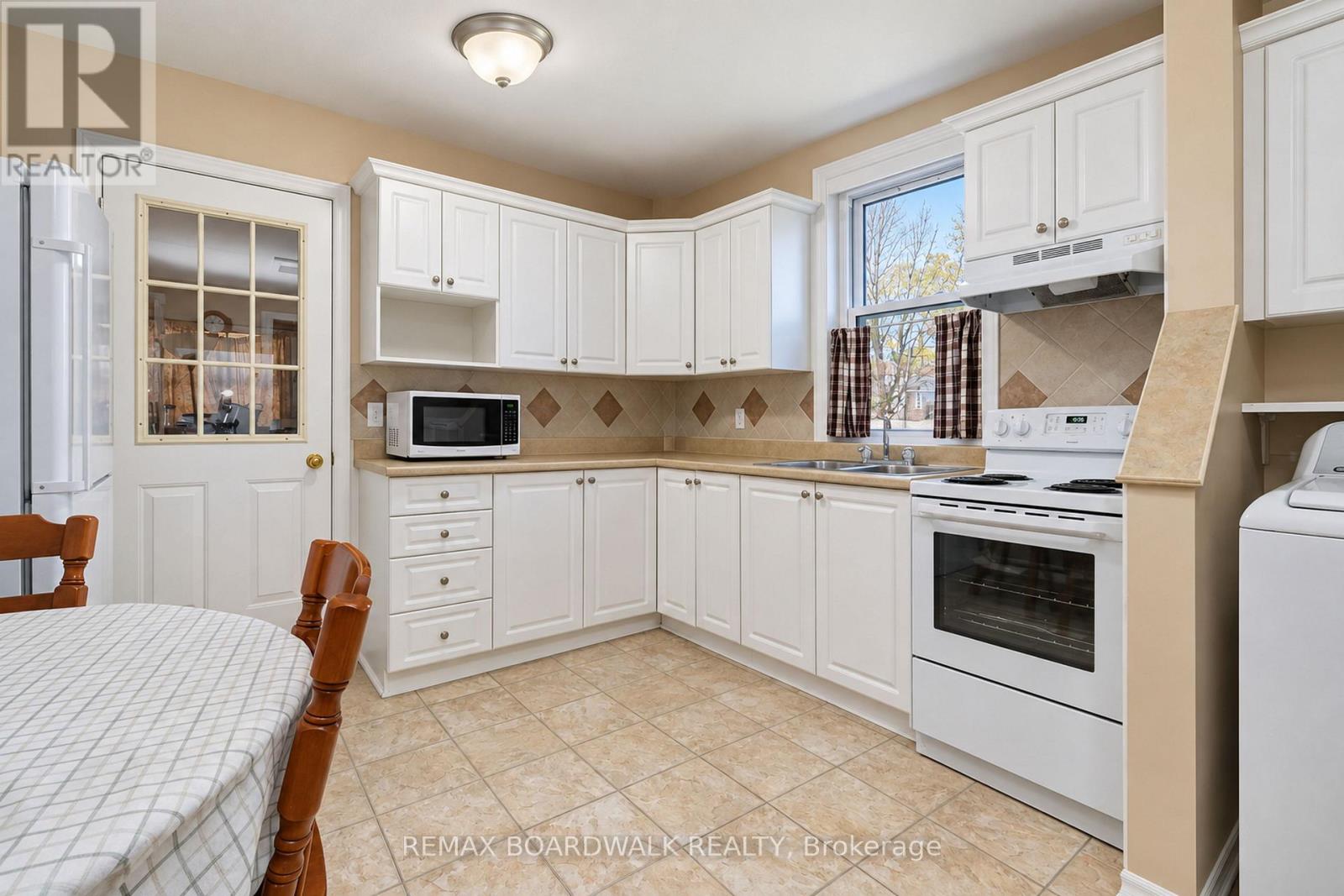 46 CAMERON STREET - 13