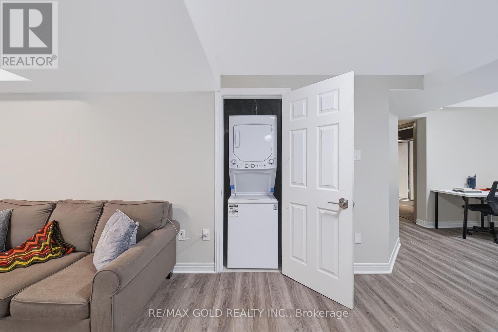 43 GOLDEN MEADOW ROAD - 43