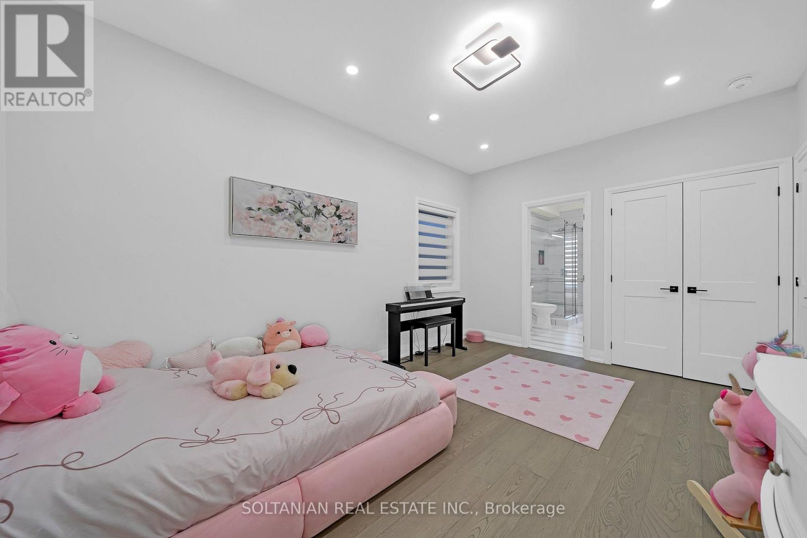 17 TRENTON AVENUE - 32