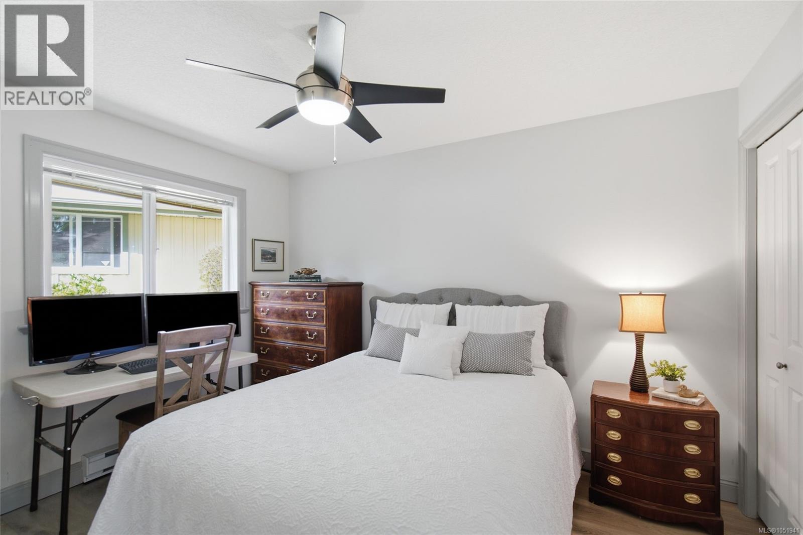 #4 340 Young St - 7