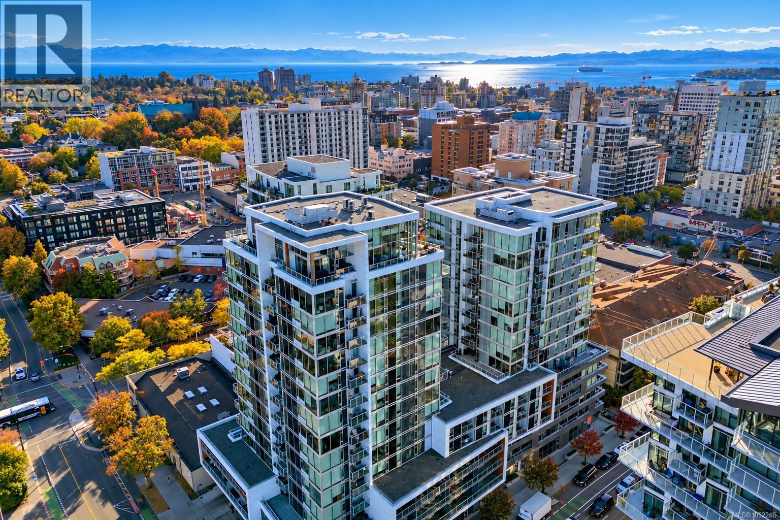 1413 989 Johnson Street, Victoria