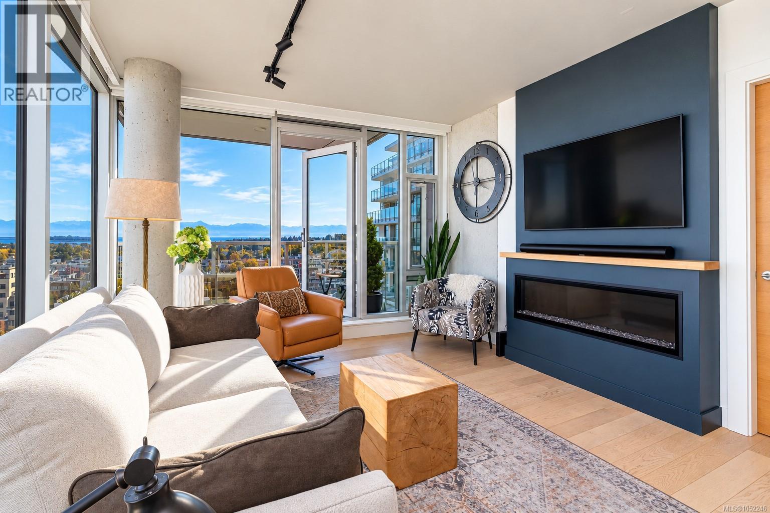 1413 989 Johnson Street, Victoria