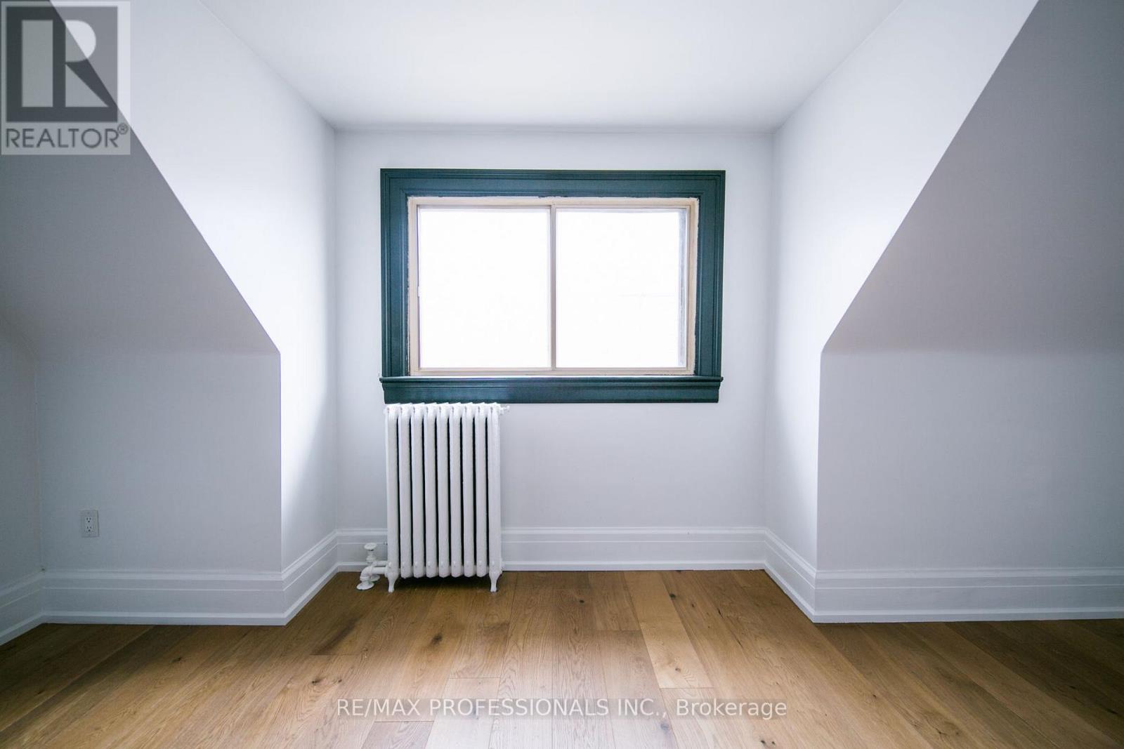 124 CLOSE AVENUE - 25