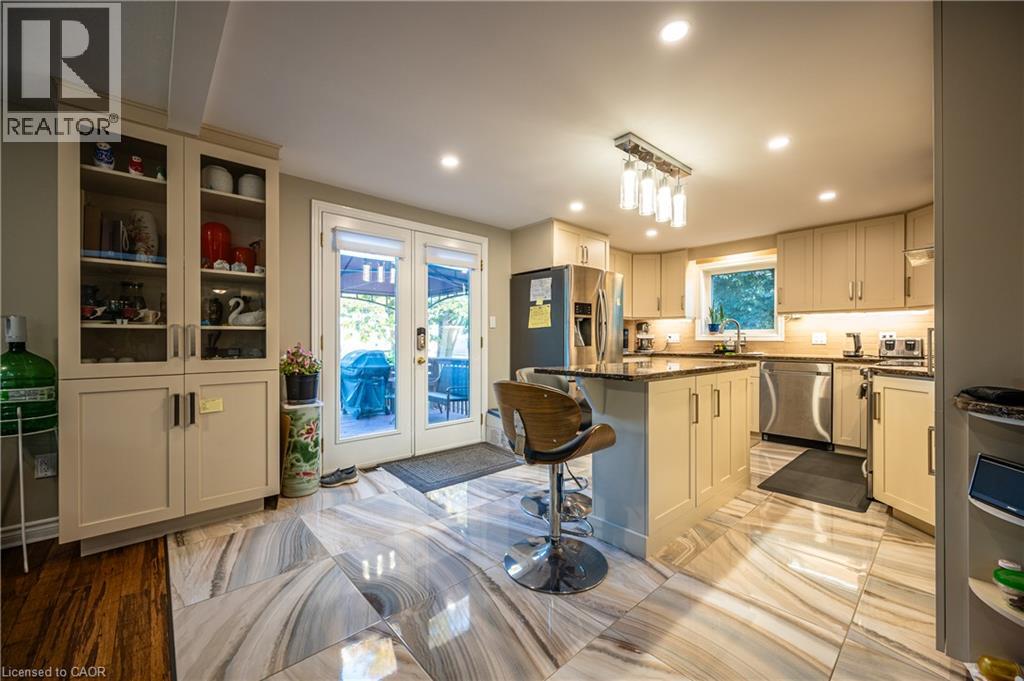 214 MISTY Court Unit# Upper, Kitchener — photo 5