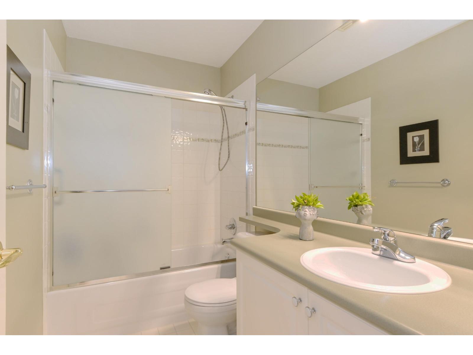 Photo of 49 6488 168 STREET 25