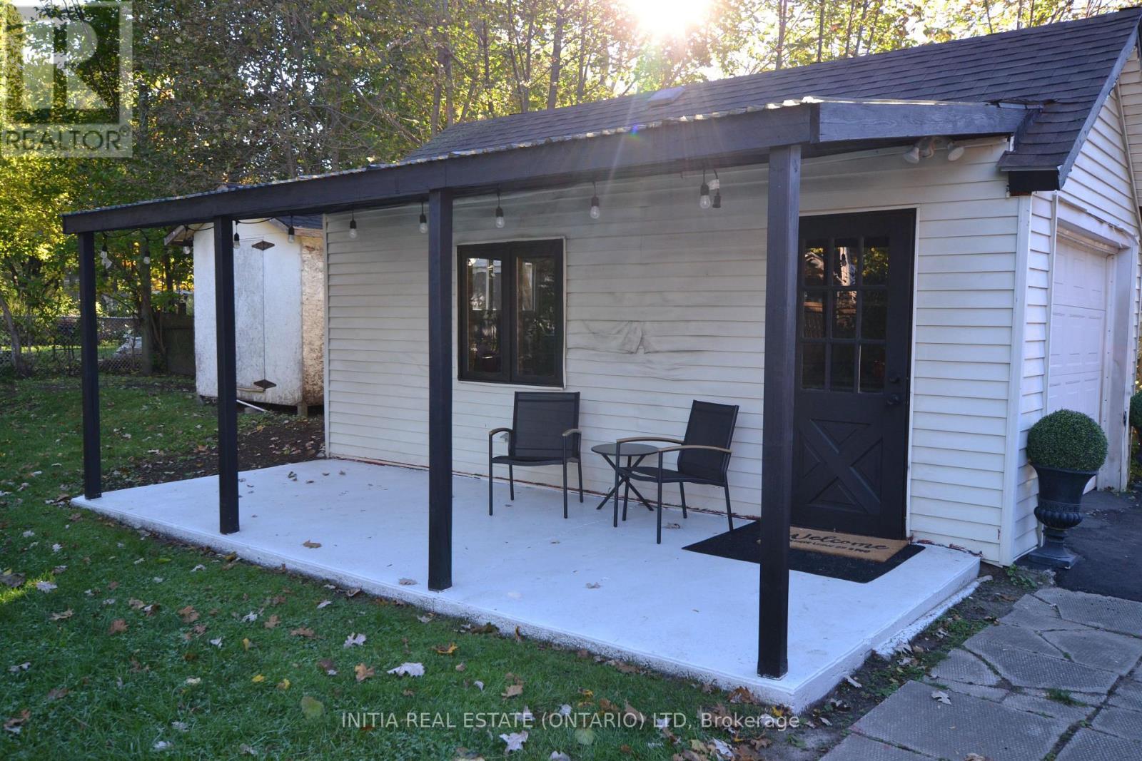 486 HALE STREET - 27