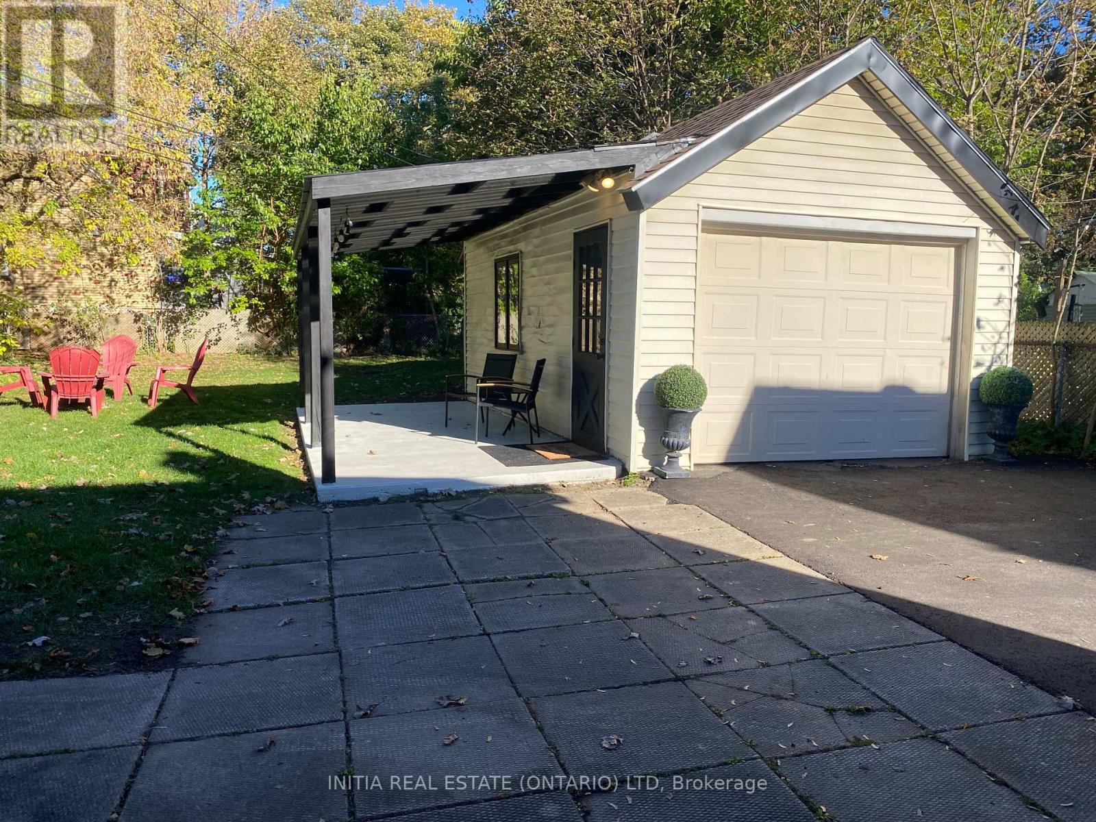 486 HALE STREET - 26