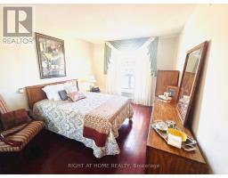 1009 - 11 Thorncliffe Pk Drive, Toronto, ON M4H1P3 Photo 11