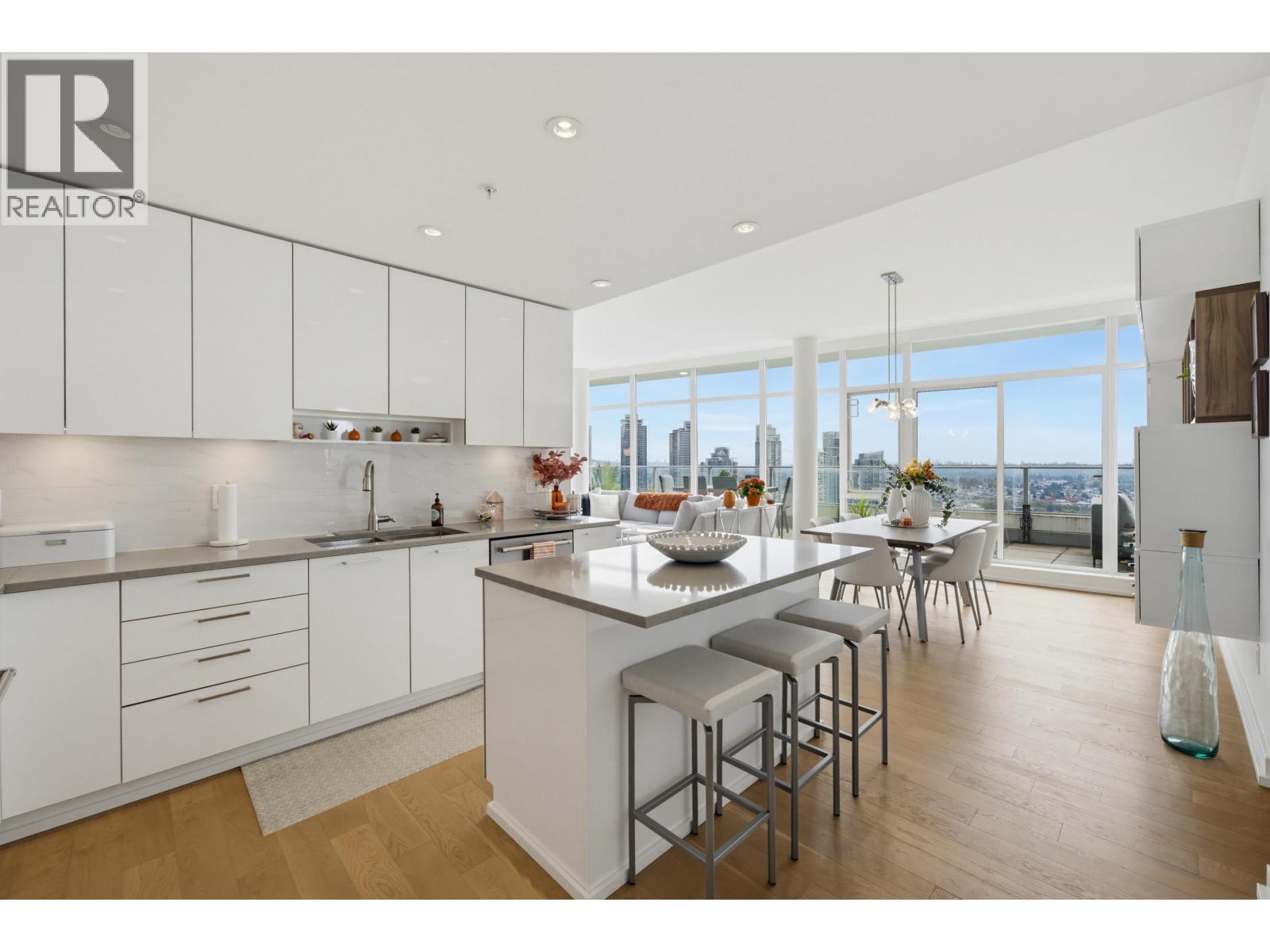 Photo of 4206 1788 GILMORE AVENUE 13