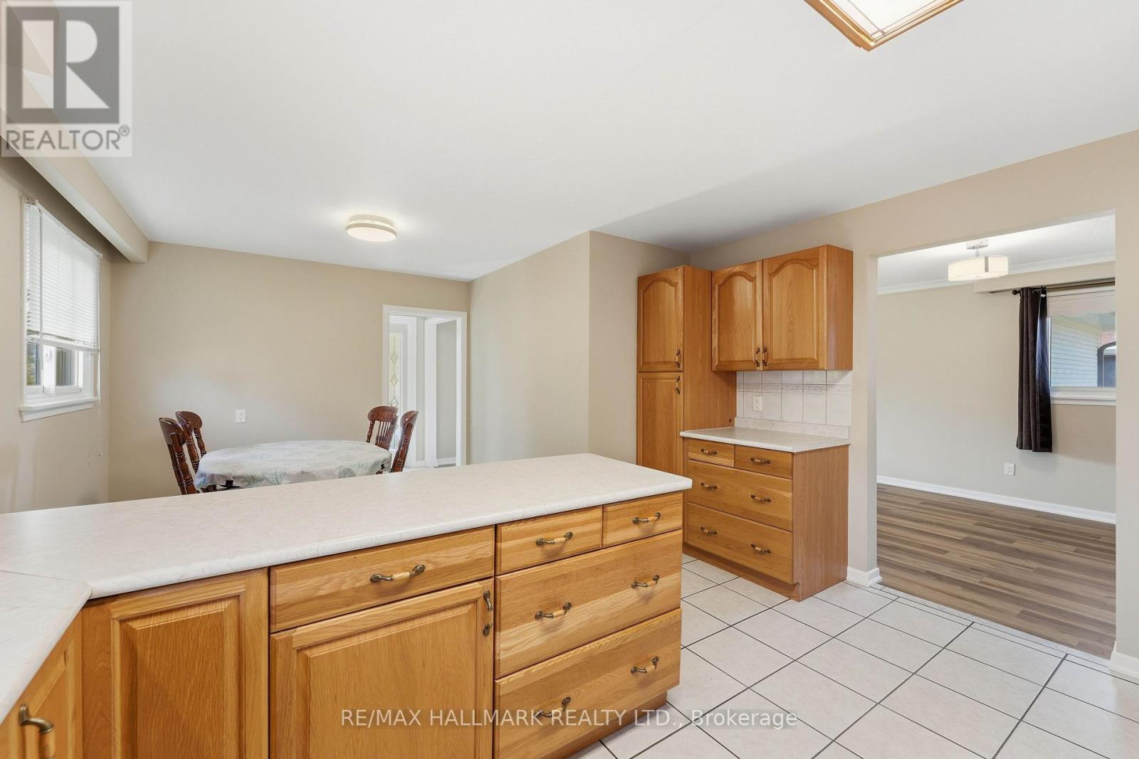 198 WELDRICK ROAD W - 13