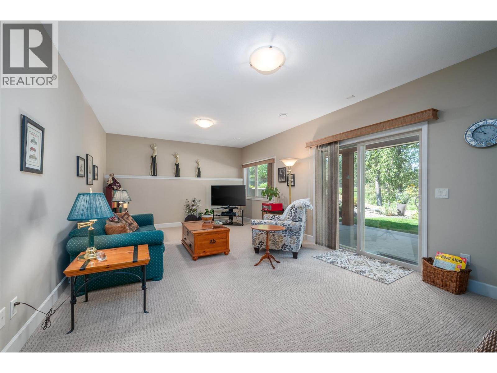 3452 Camelback Drive, Kelowna