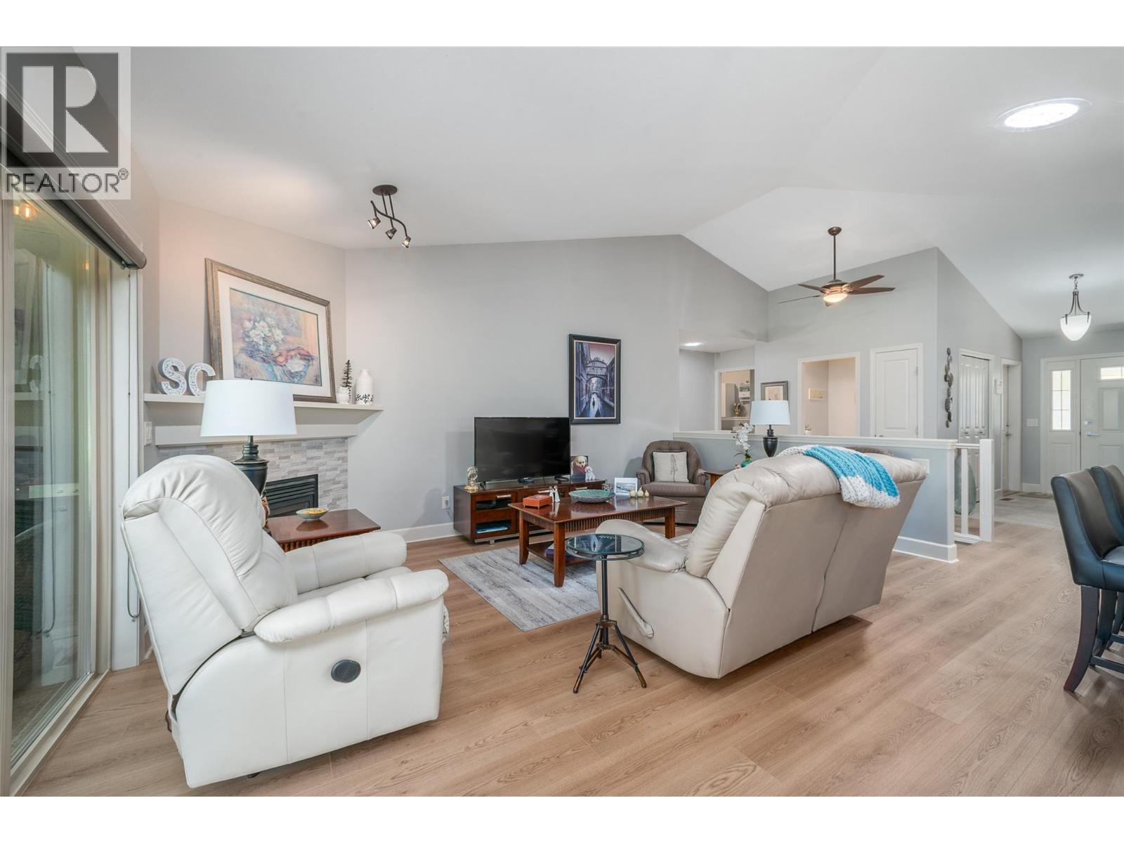 3452 Camelback Drive, Kelowna