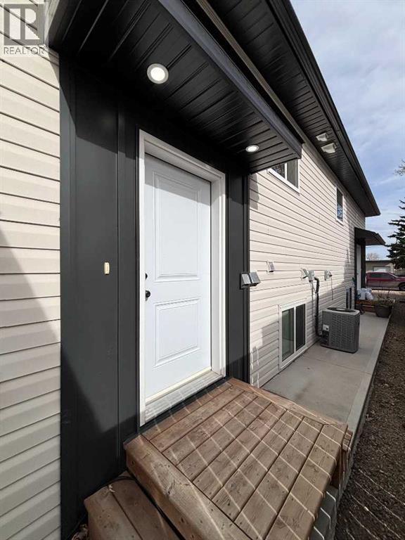 E, 6014 54 Street, Taber