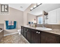 74 Heritage Landing, Cochrane, AB T4C0E3 Photo 29