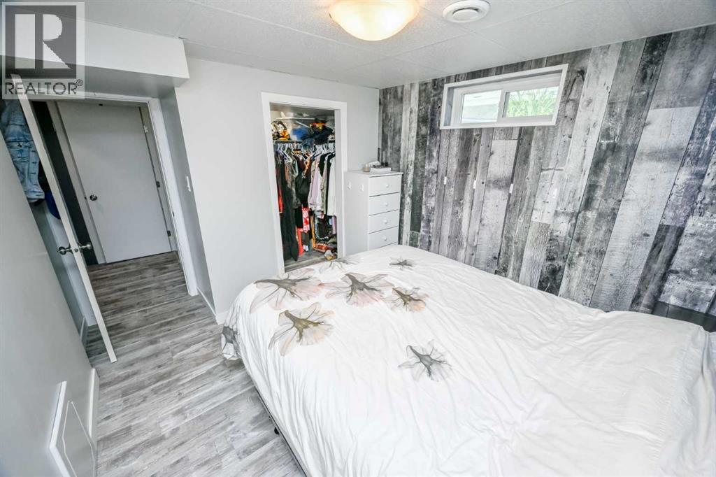 9703 87 Avenue, photo 15 of 18