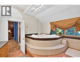 2802 West Bench Drive, Penticton, BC V2A8Z8 Photo 37