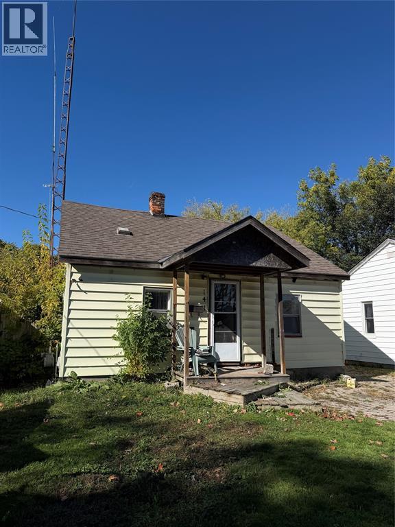 141 WHITMORE AVENUE, Sarnia — photo 2