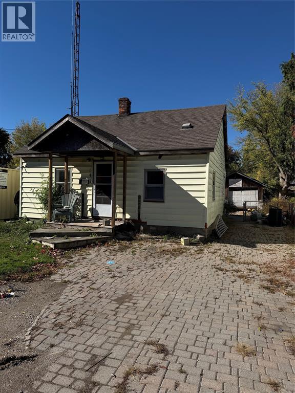 141 WHITMORE AVENUE, Sarnia — photo 3
