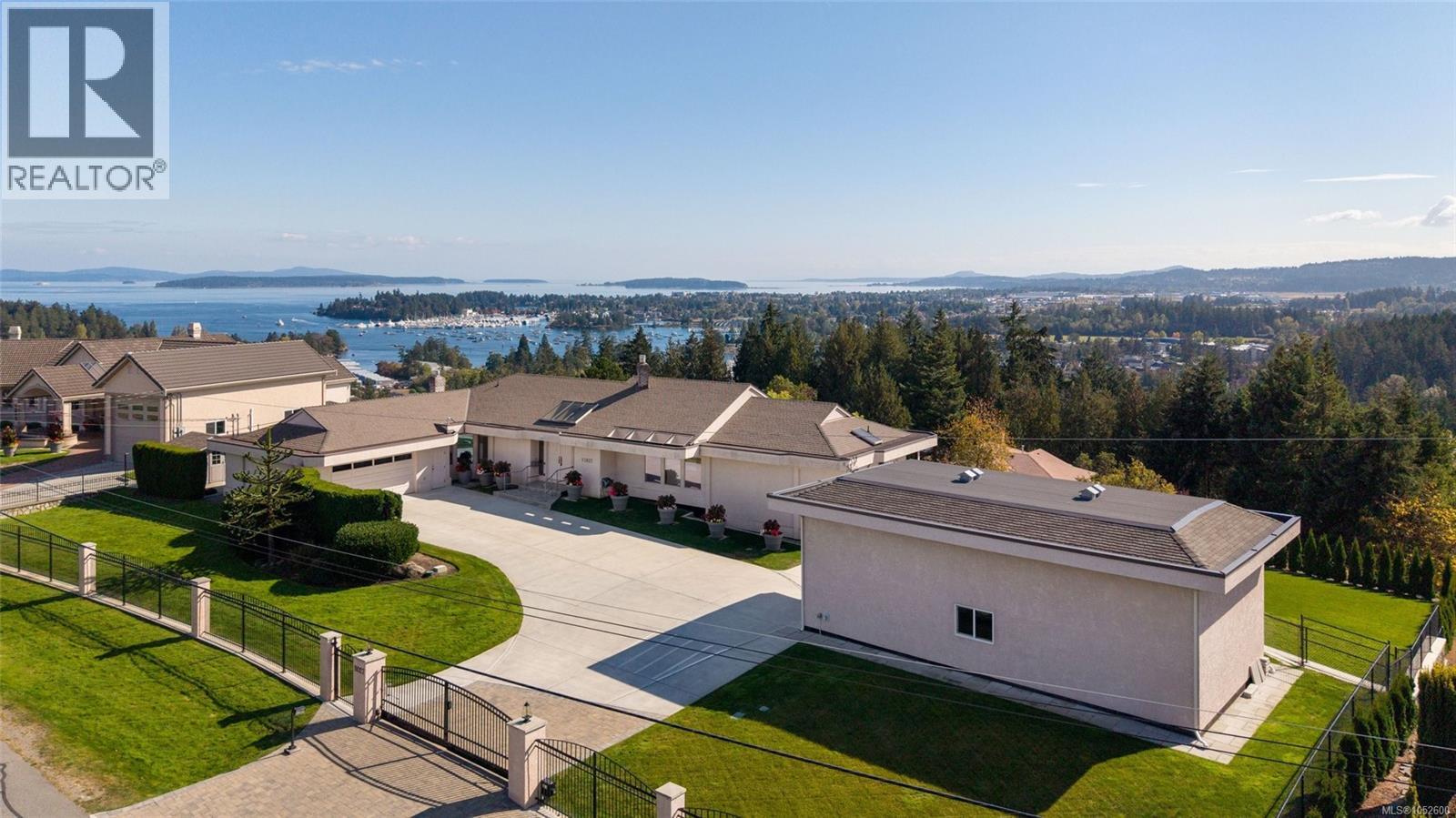  11027 Greenpark Drive, North Saanich