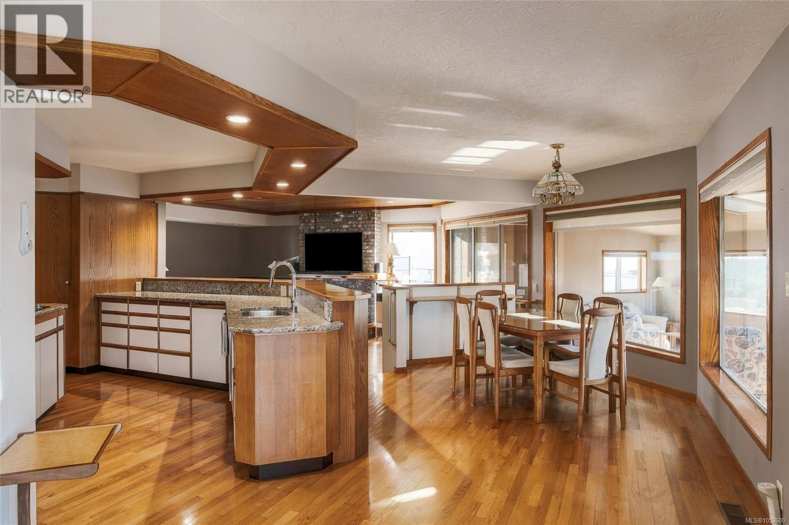  11027 Greenpark Drive, North Saanich