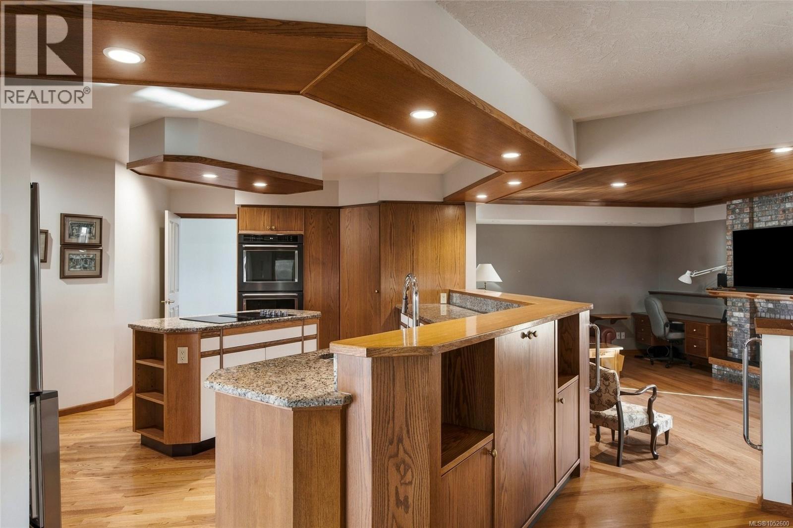 11027 Greenpark Drive, North Saanich