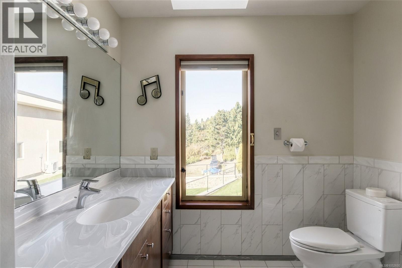  11027 Greenpark Drive, North Saanich