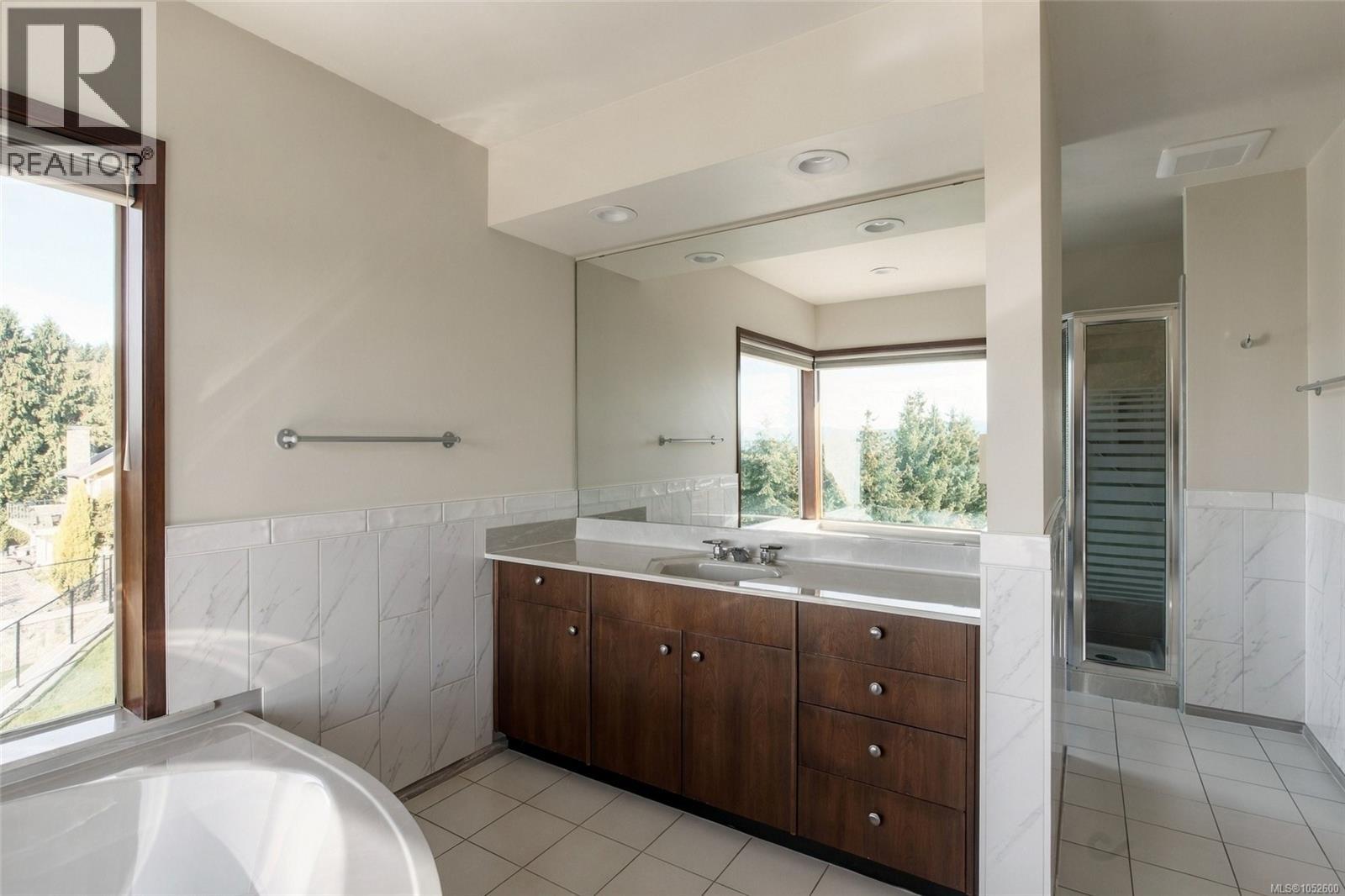  11027 Greenpark Drive, North Saanich