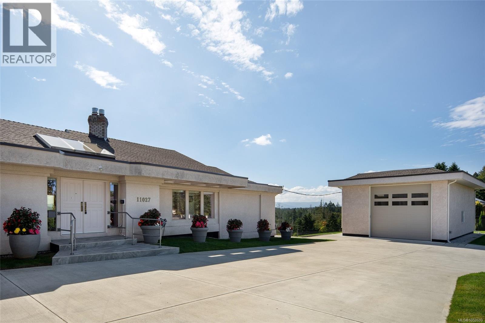  11027 Greenpark Drive, North Saanich