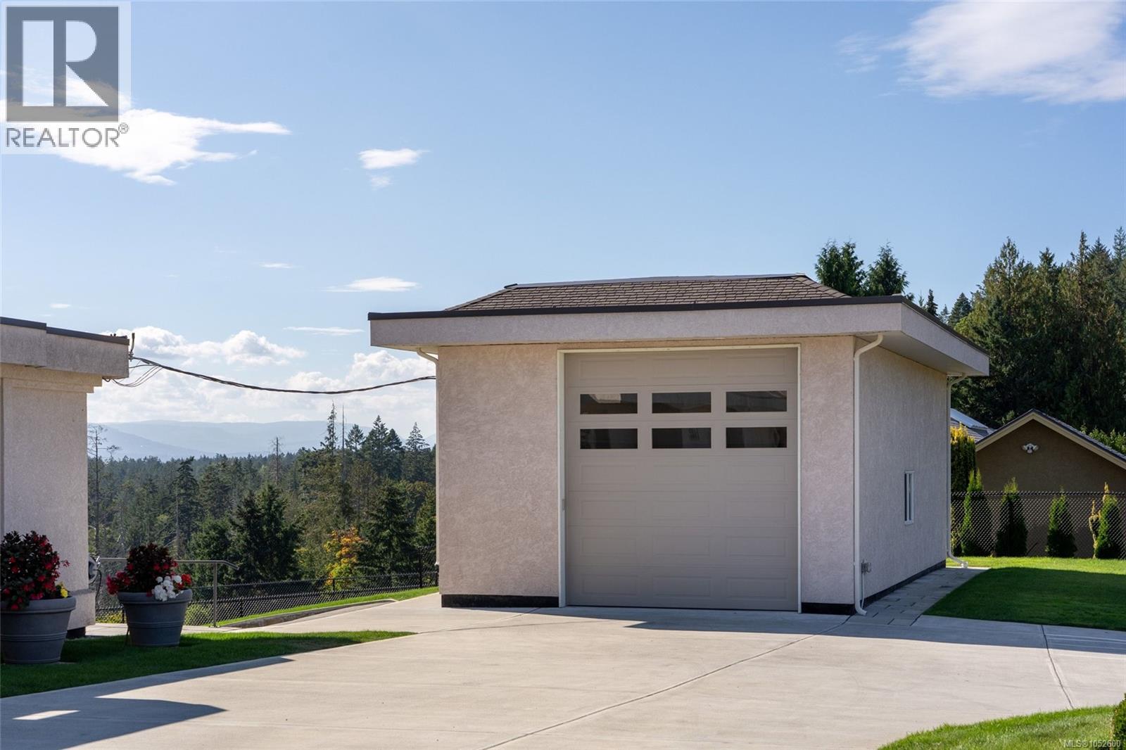  11027 Greenpark Drive, North Saanich