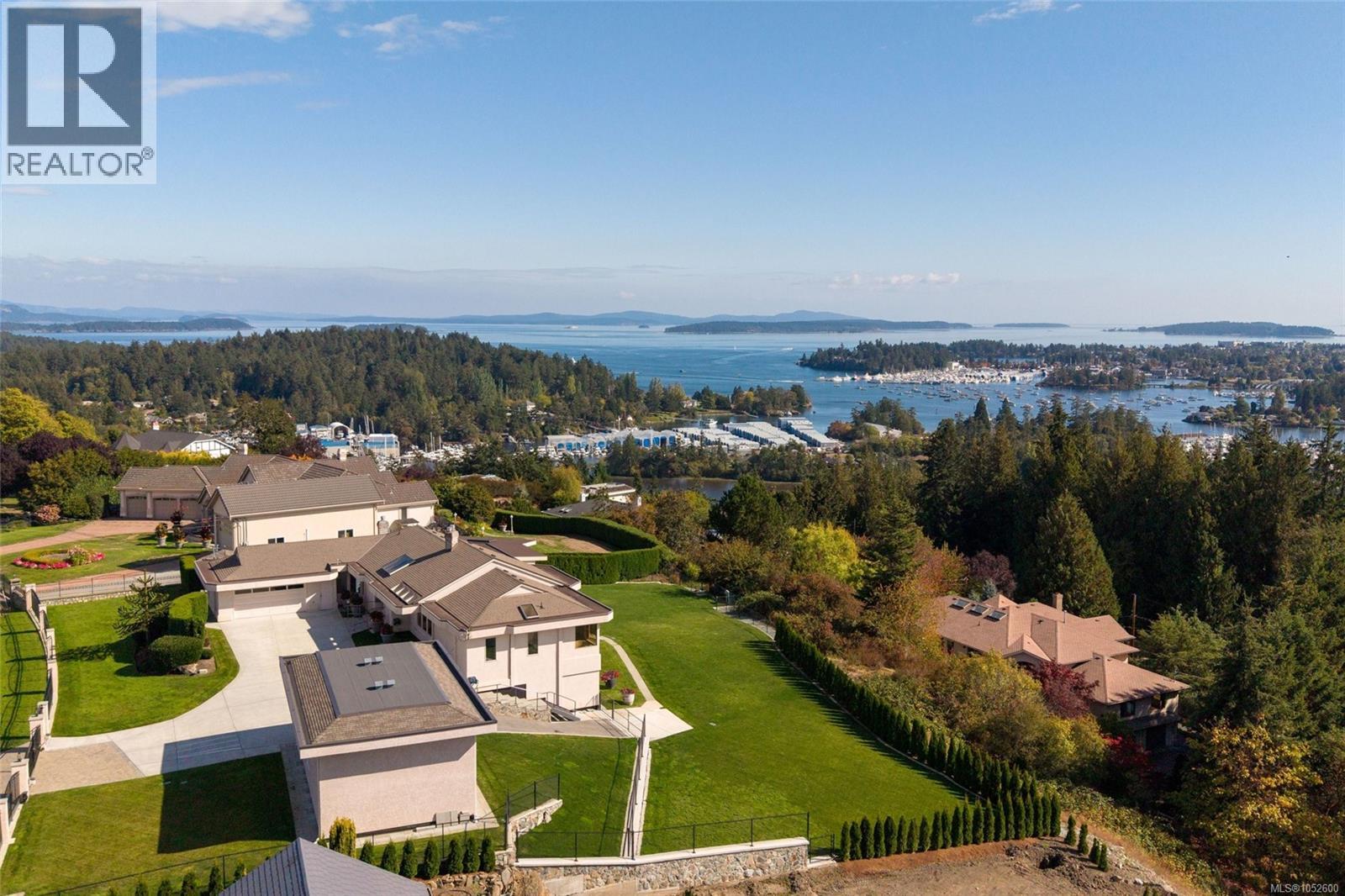  11027 Greenpark Drive, North Saanich
